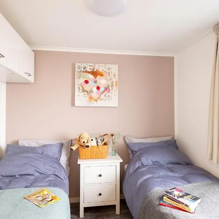 Holiday home Cube Elite Mit Meerblick Am Im Europarcs Bad Hoophuizen *